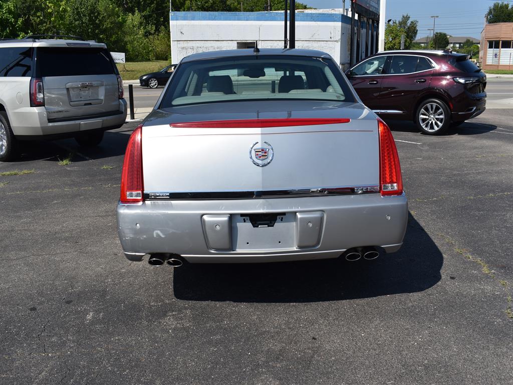 2008 Cadillac DTS photo 8