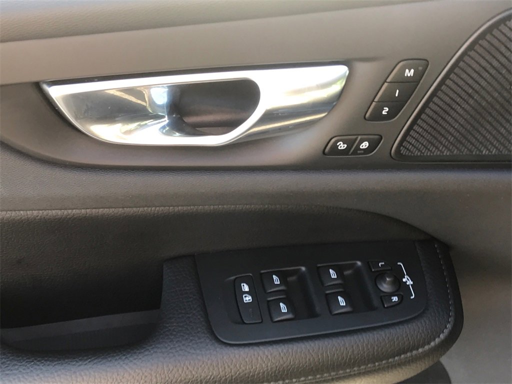 2021 Volvo S60 Inscription photo 9