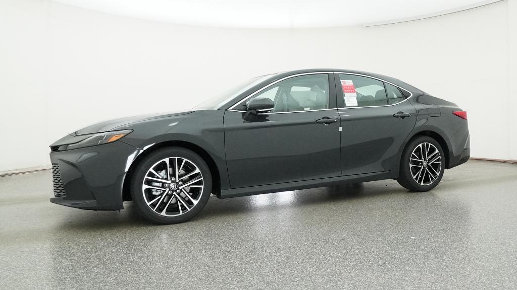 2025 Toyota Camry XLE photo 8