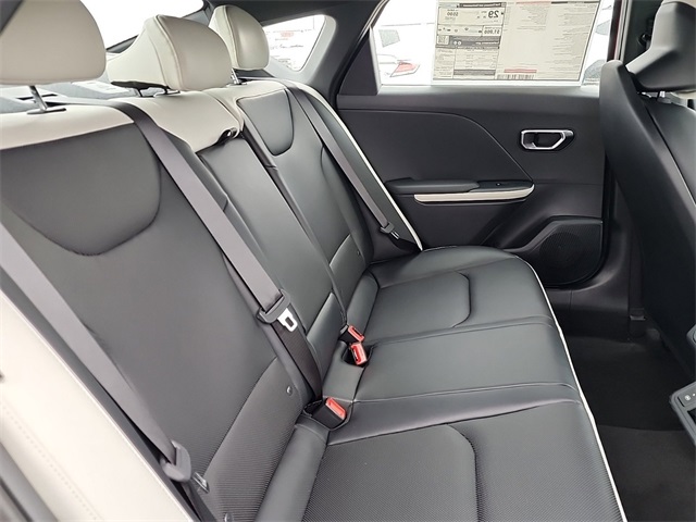 2025 Kia K4 GT-Line Turbo photo 17