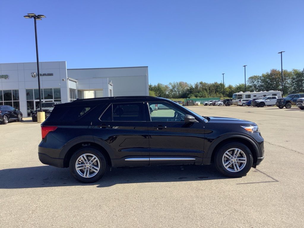 2024 Ford Explorer XLT photo 6