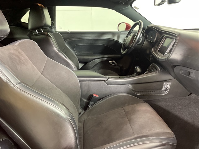 2022 Dodge Challenger R/T Plus photo 14