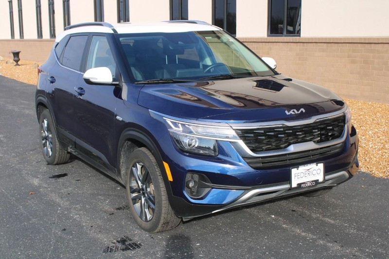 2023 Kia Seltos S's photo