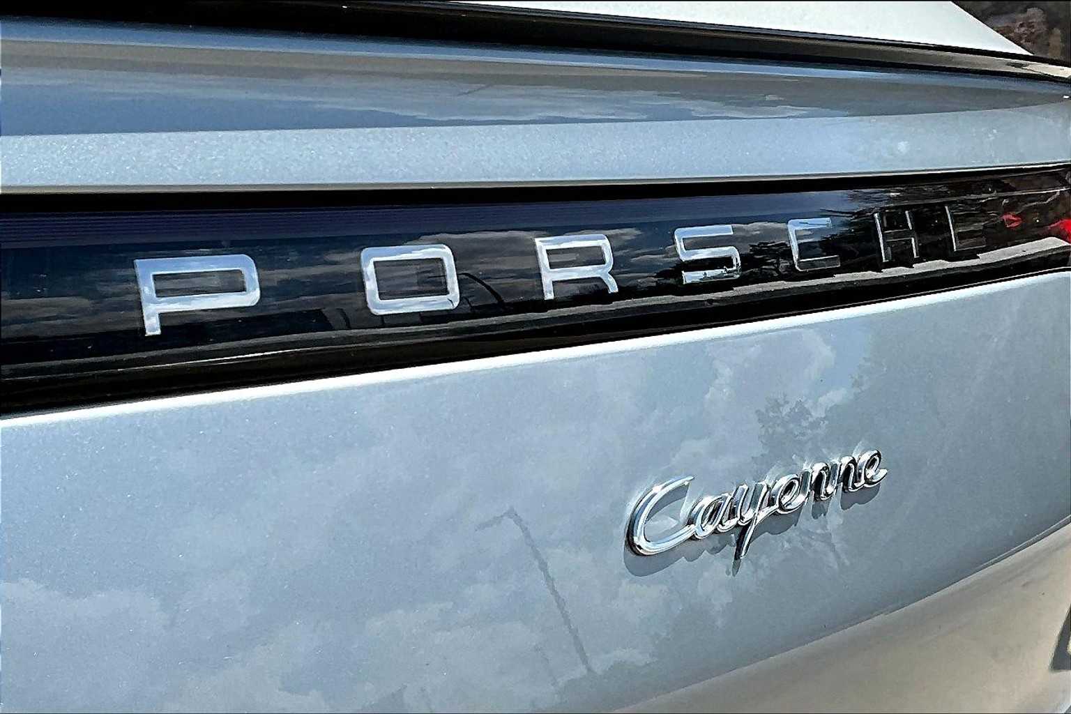 2021 Porsche Cayenne Coupe photo 22