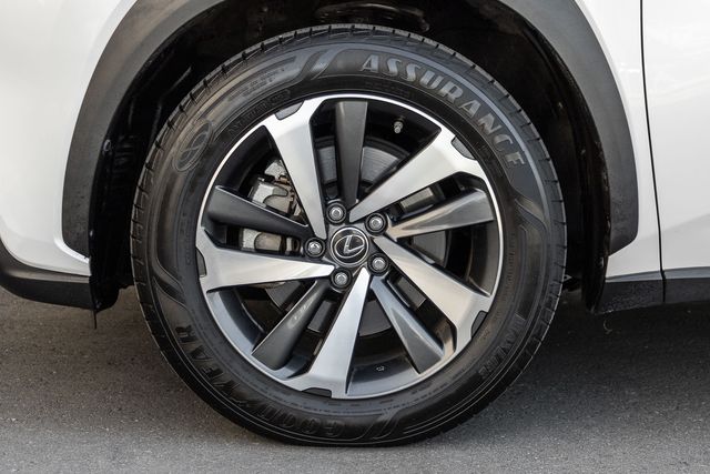 2019 Lexus NX 300h Luxury photo 13