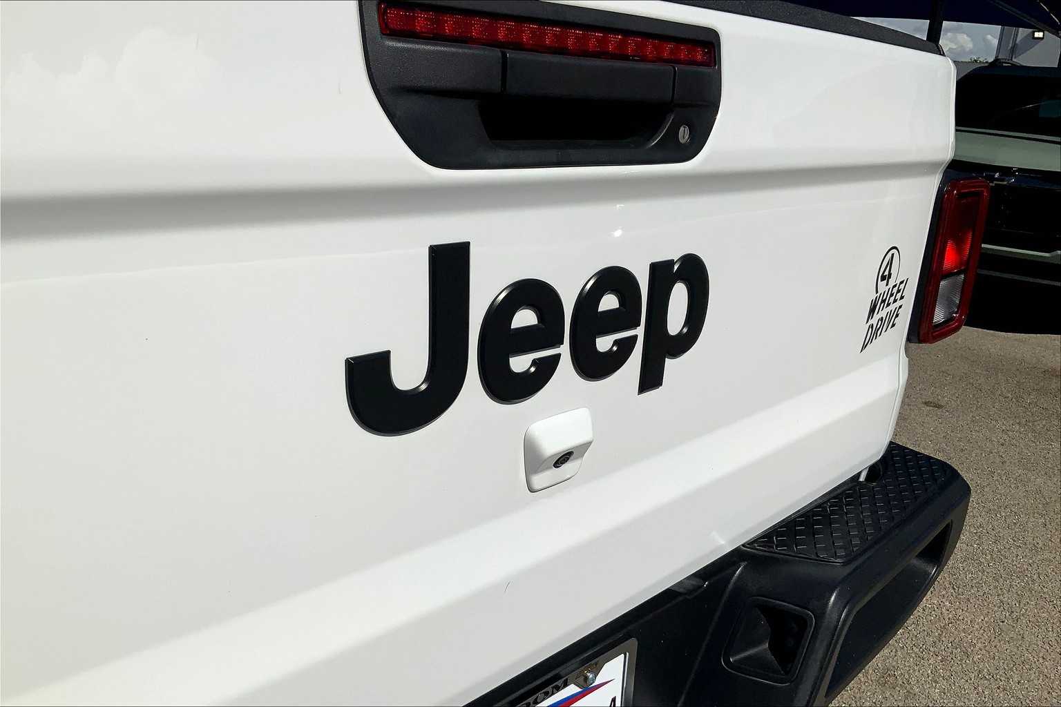 2023 Jeep Gladiator Willys photo 29
