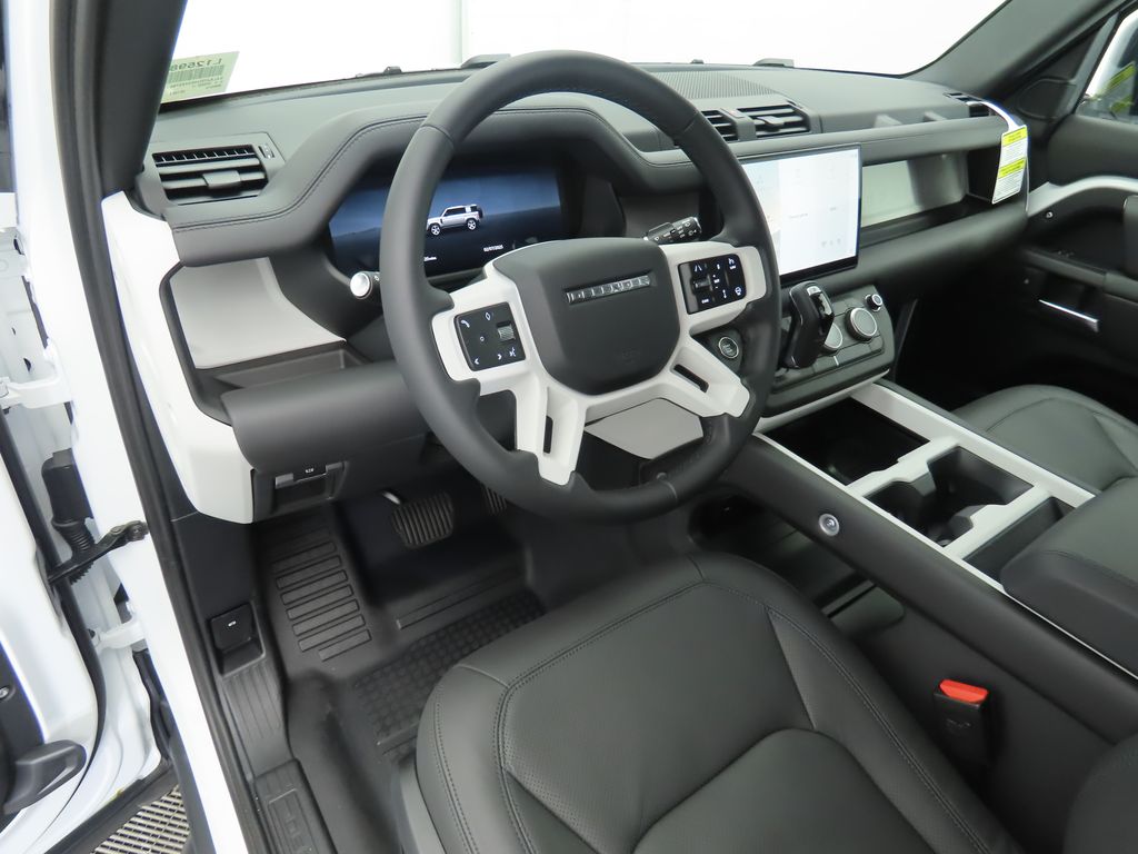 2025 Land Rover Defender 110 S photo 10