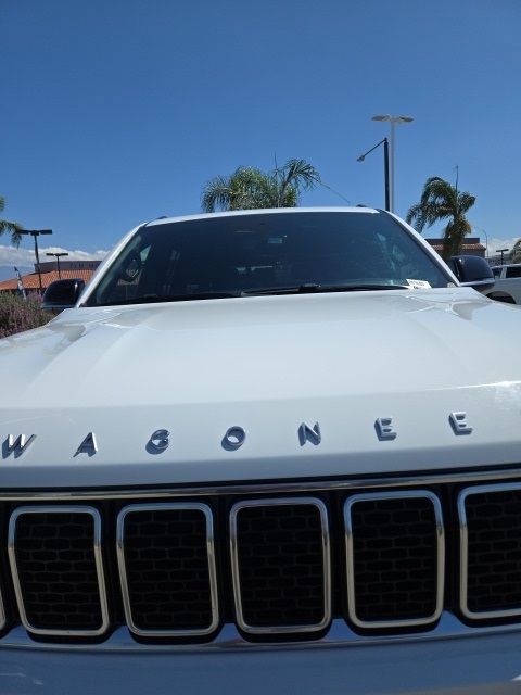 2023 Jeep Wagoneer L Series II photo 3