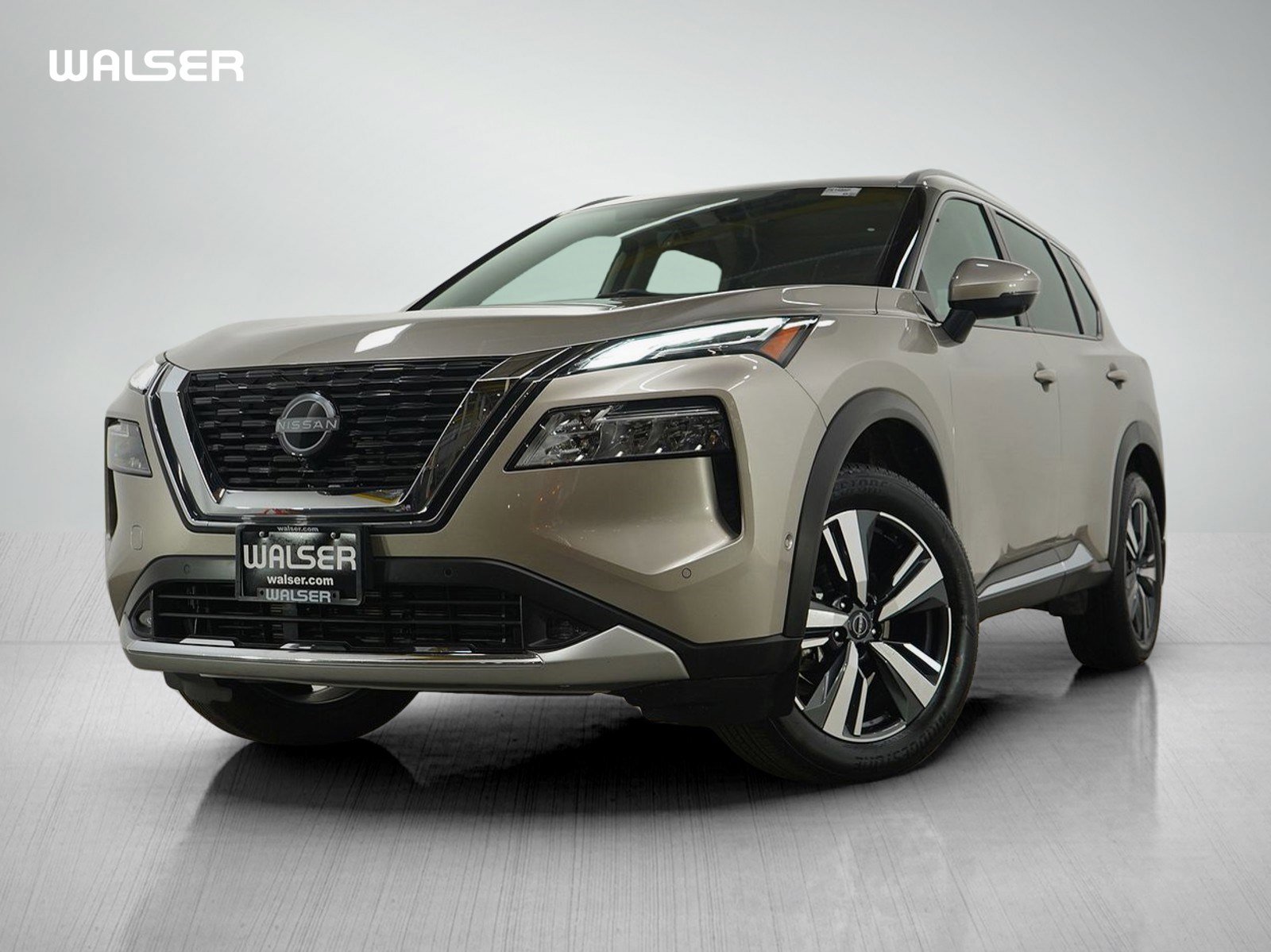 2022 Nissan Rogue Platinum's photo