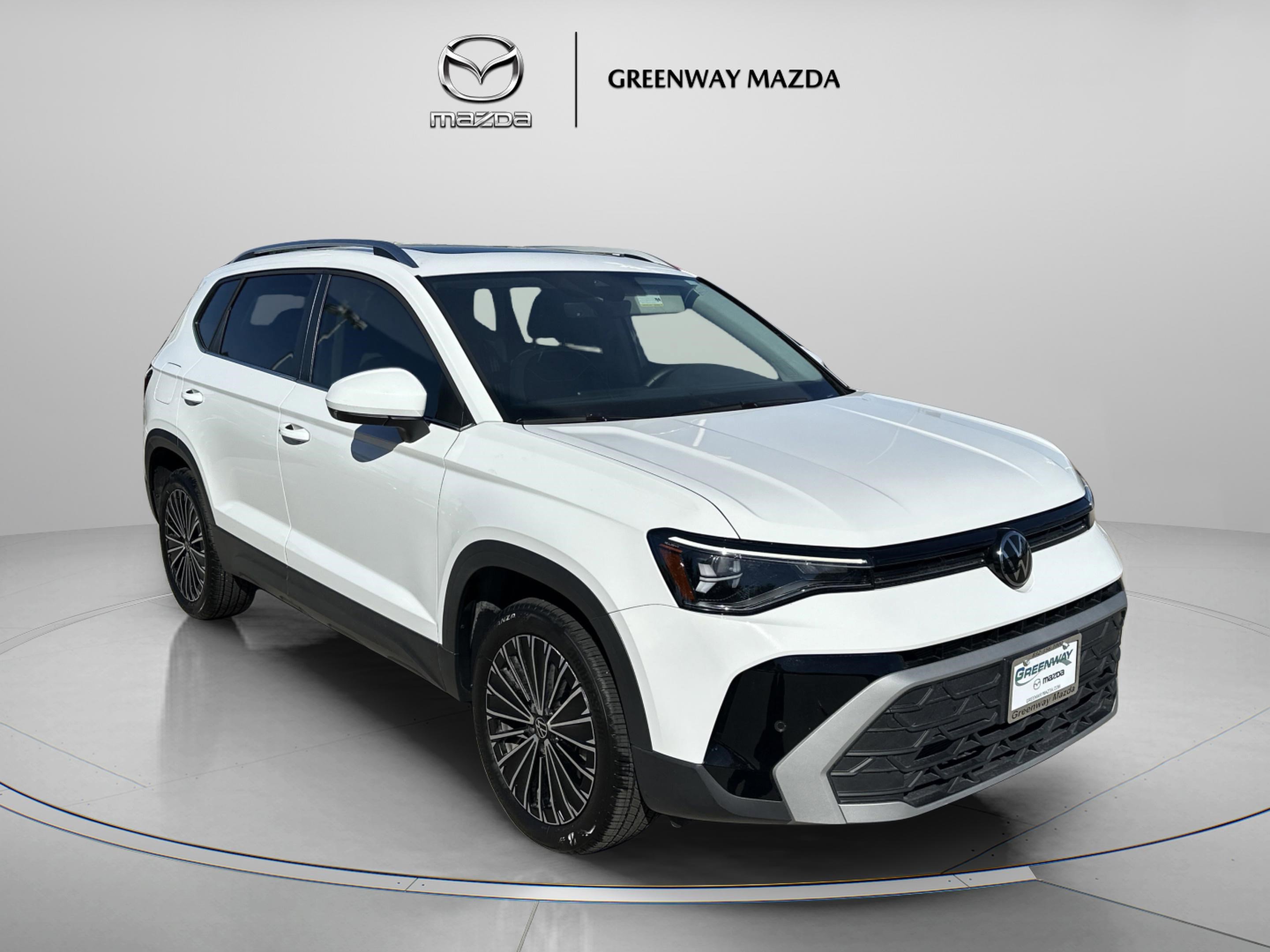 2025 Volkswagen Taos SE's photo