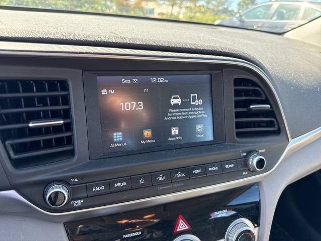 2019 Hyundai Elantra SEL photo 15