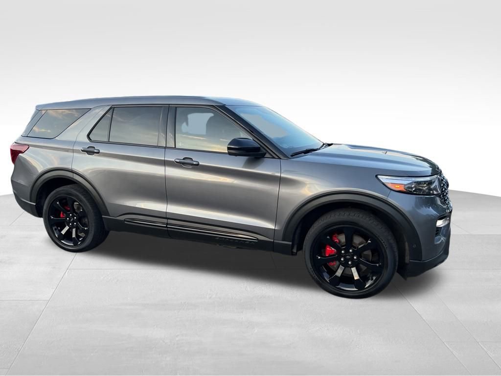 2022 Ford Explorer ST photo 6