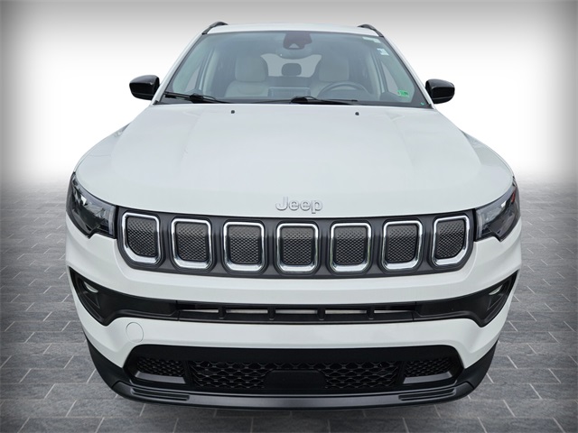 2022 Jeep Compass Latitude photo 2