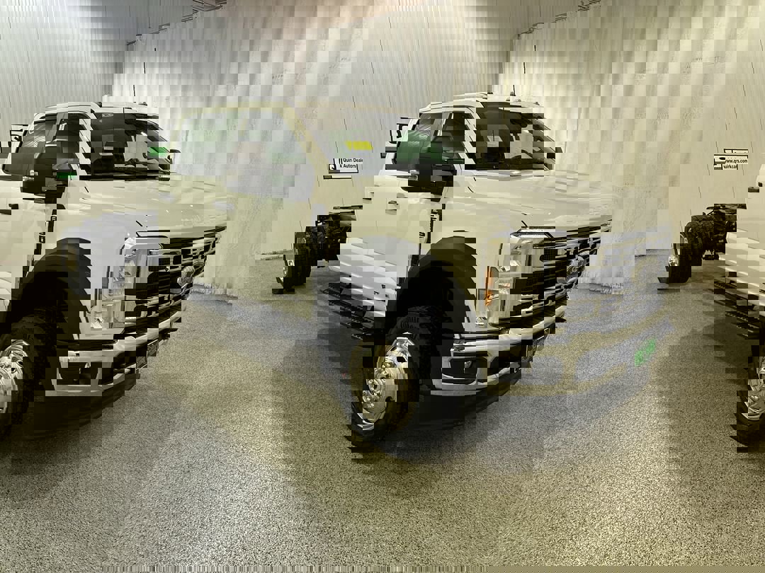 2026 Ford F-550 Super Duty Chassis Cab XL's photo