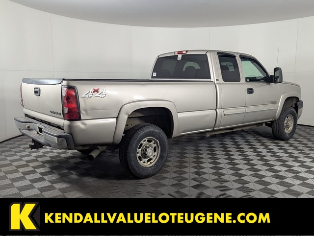 Used 2005 Silver Chevrolet LS image 2
