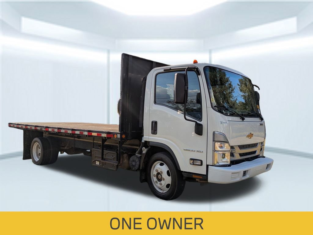 2023 Chevrolet Silverado photo 3