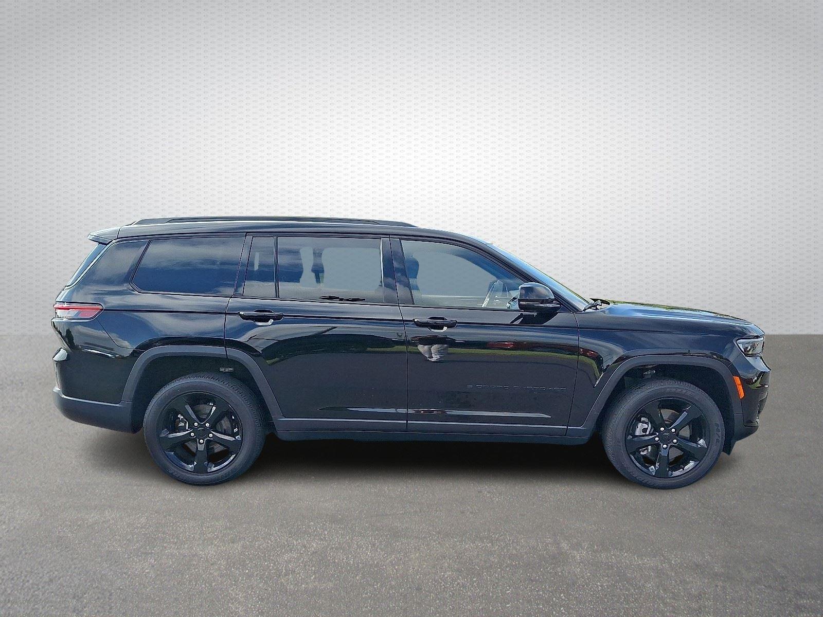 2023 Jeep Grand Cherokee Altitude photo 7