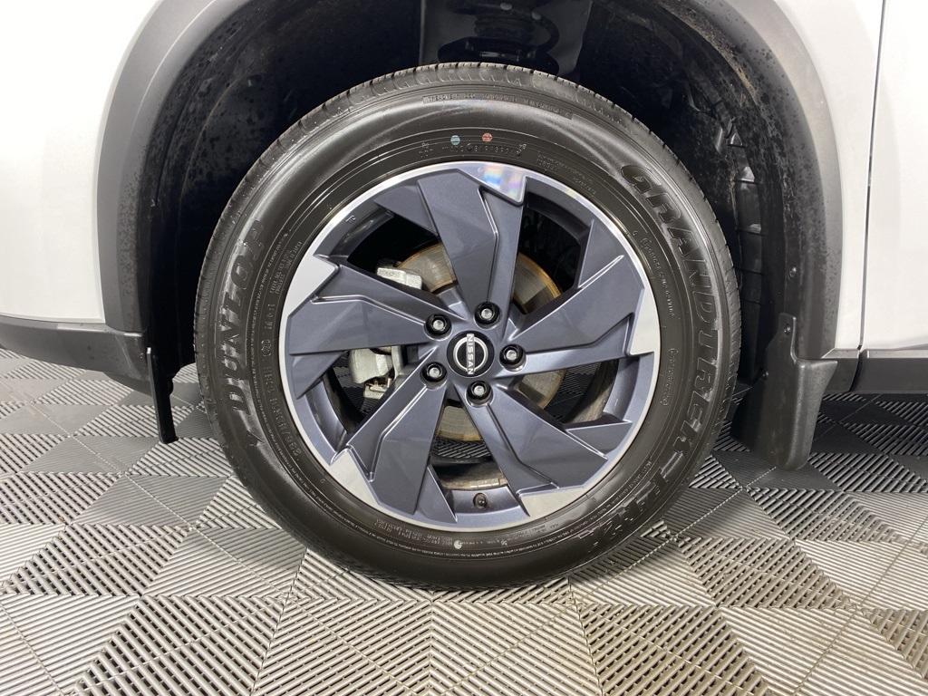 2025 Nissan Rogue SV photo 3