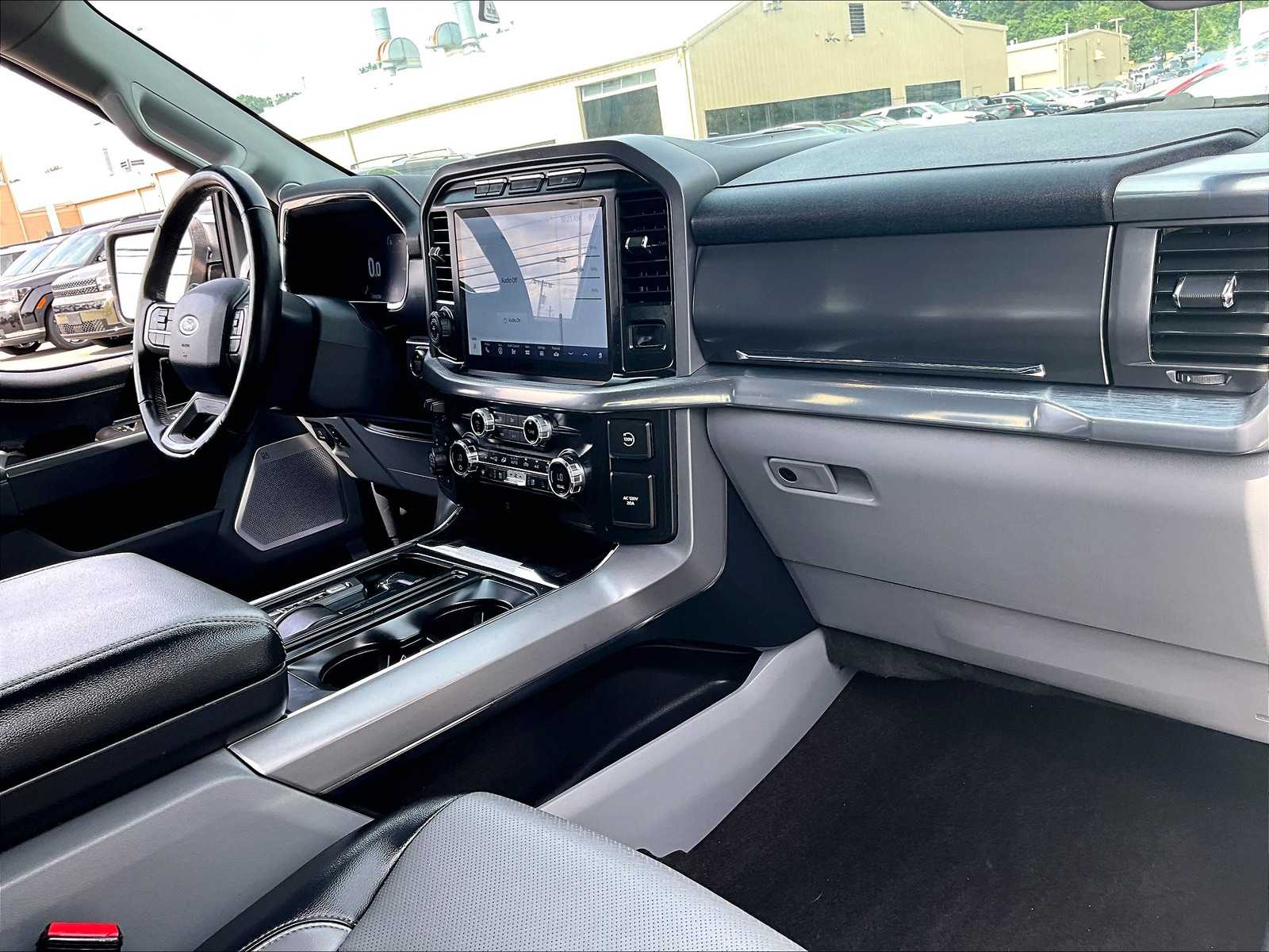 2021 Ford F-150 Lariat photo 13