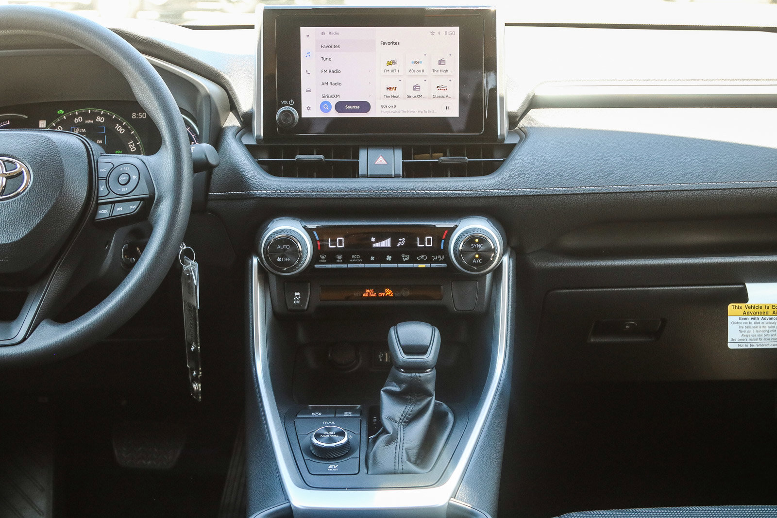 2025 Toyota RAV4 Hybrid LE photo 11