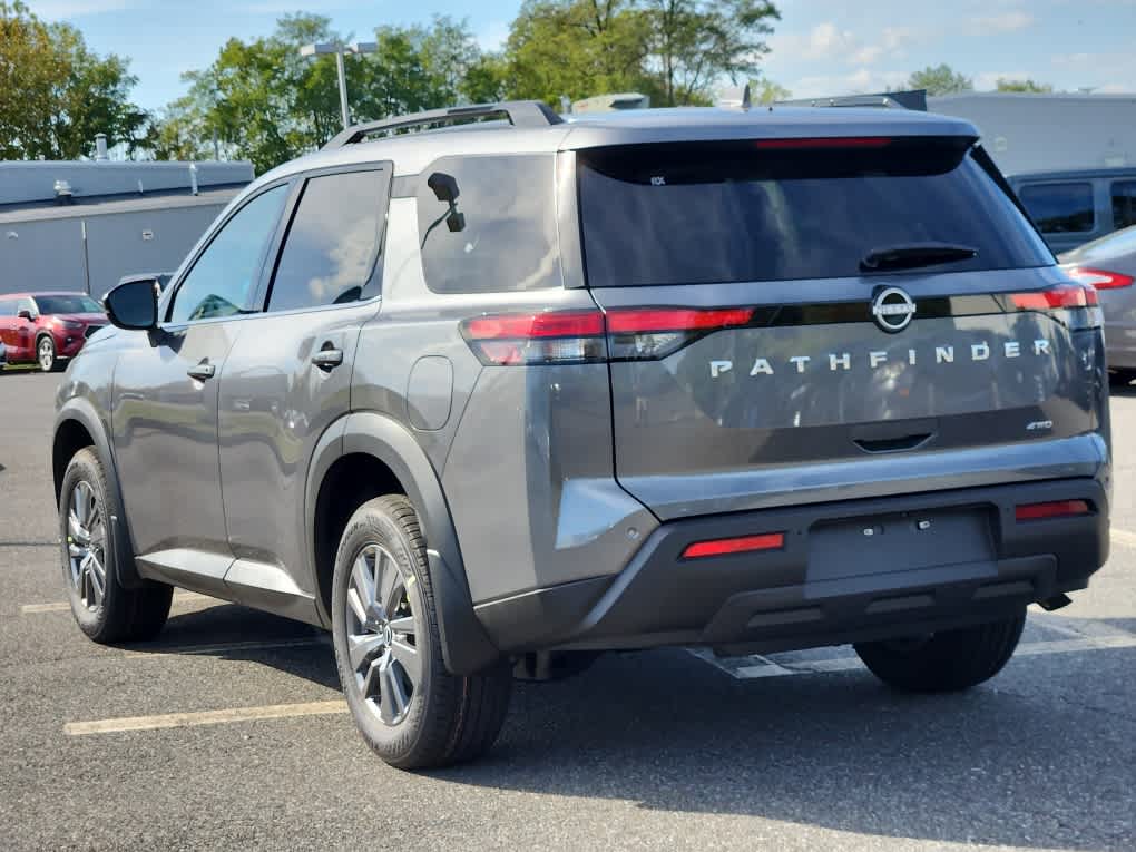 2025 Nissan Pathfinder SV photo 4