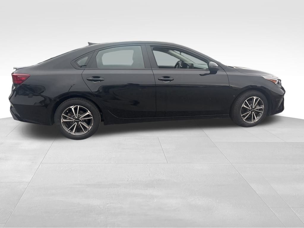2023 Kia Forte LXS photo 13