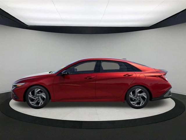 2025 Hyundai Elantra SEL Sport photo 3
