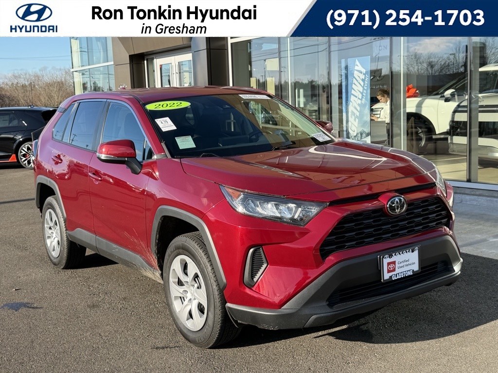 2022 Toyota RAV4 LE's photo