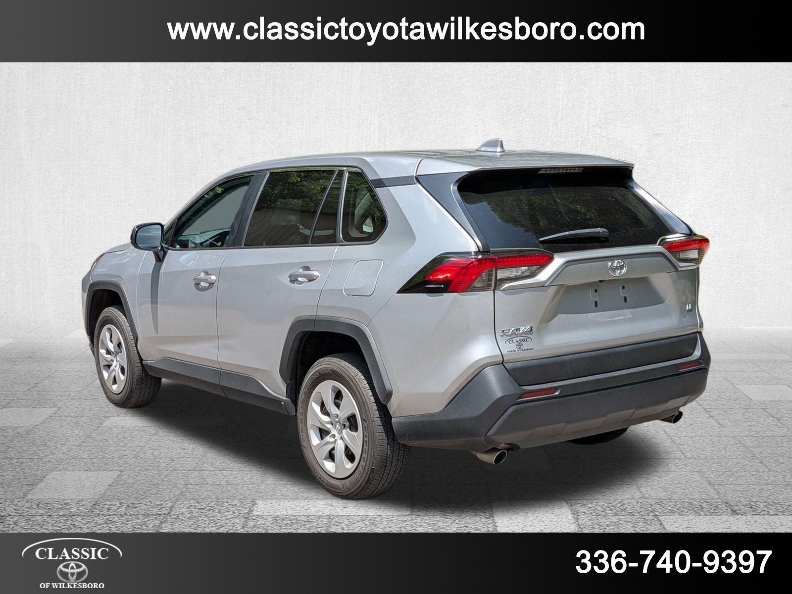 2024 Toyota RAV4 LE photo 6