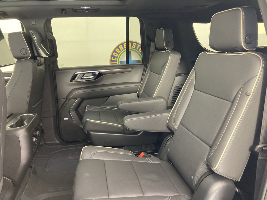 2026 Chevrolet Suburban Premier photo 10