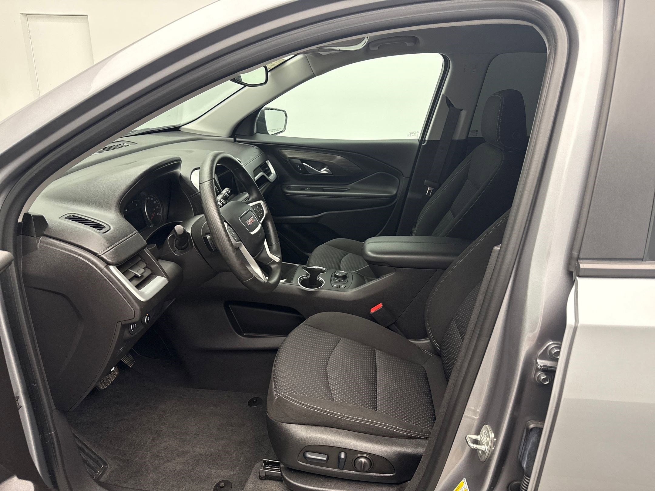 2024 Gmc Terrain SLE photo 5