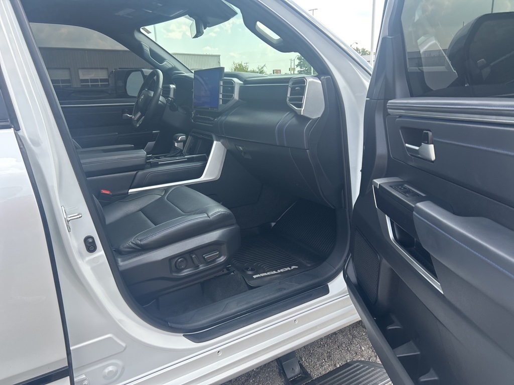2023 Toyota Sequoia photo 18