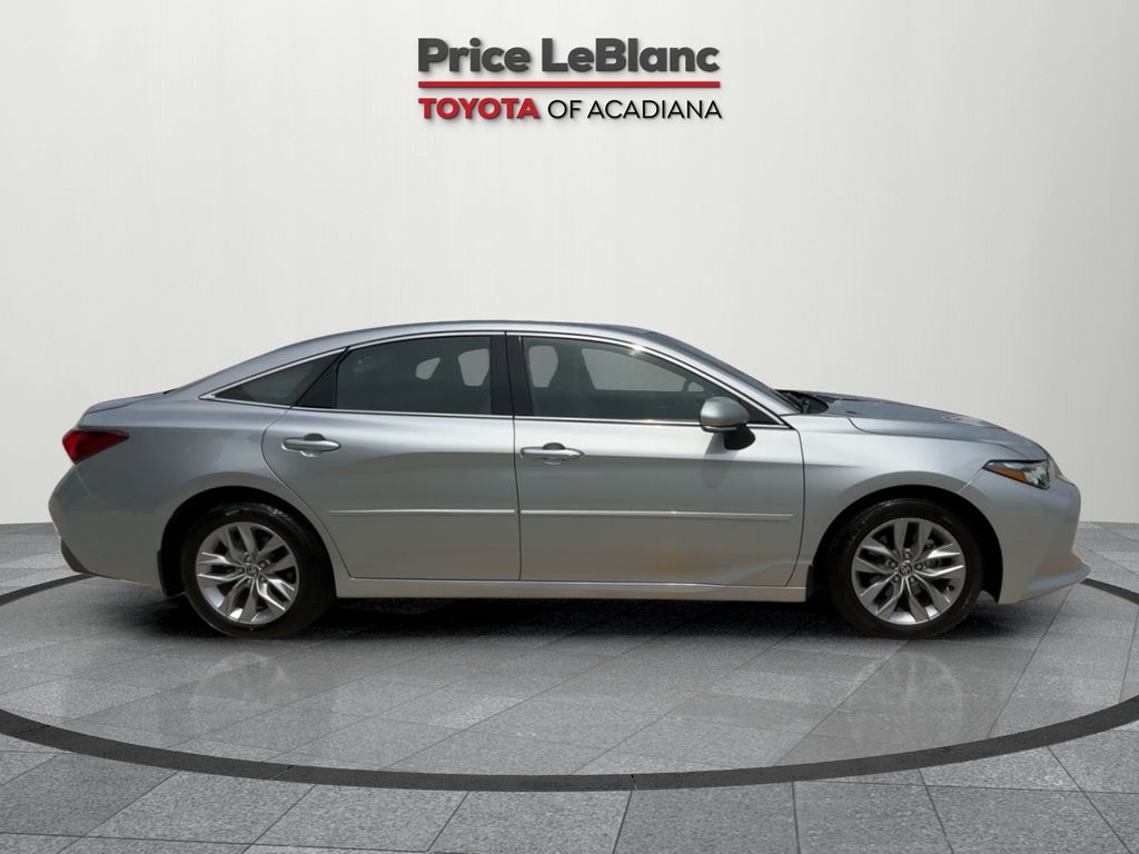 2020 Toyota Avalon XLE photo 8