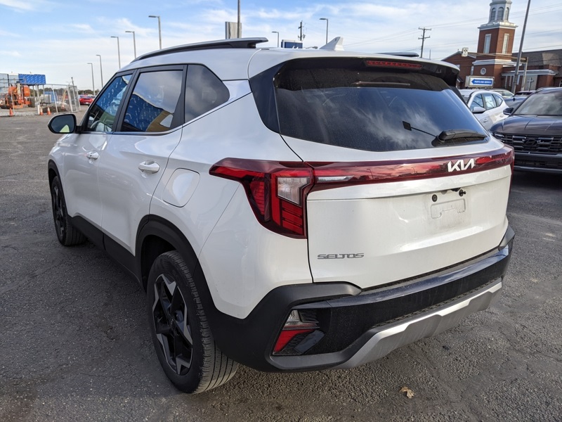 2024 Kia Seltos EX photo 3