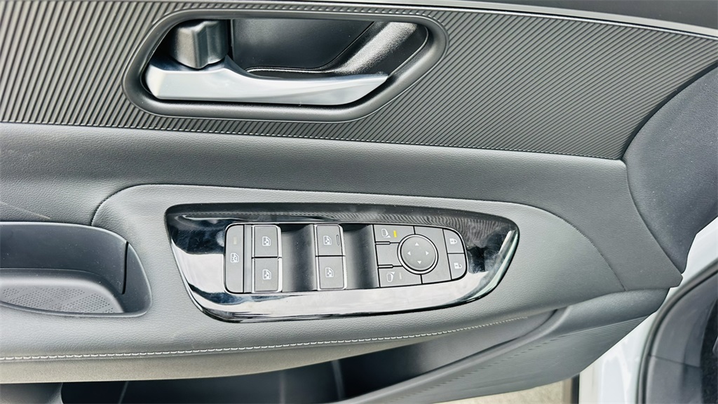2025 Nissan Murano SV photo 14