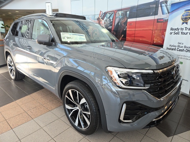 2025 Volkswagen Atlas SEL Premium R-Line photo 2