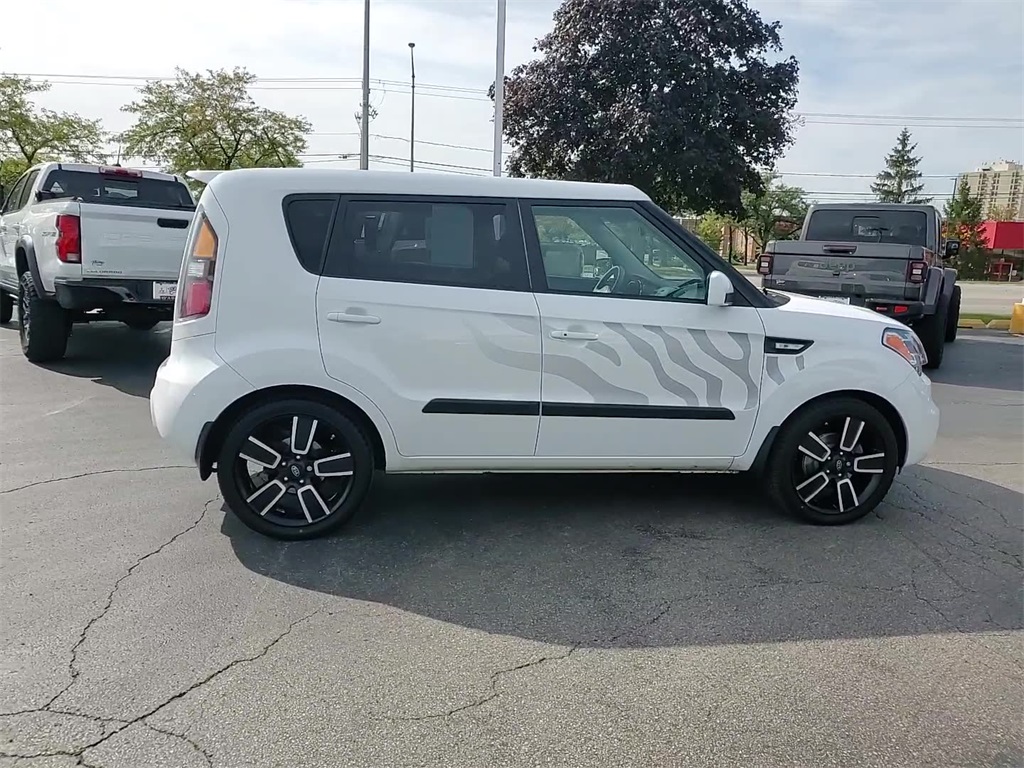 2011 Kia Soul Plus photo 2