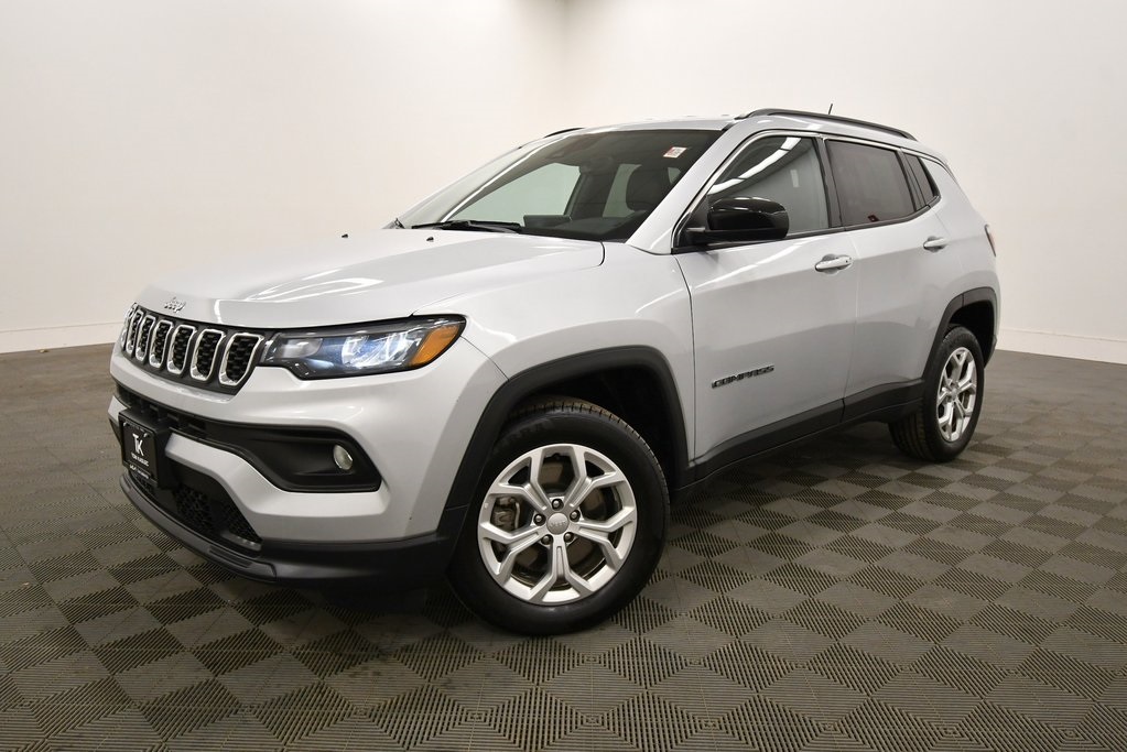 Used 2024 Jeep Compass Latitude with VIN 3C4NJDBN6RT109906 for sale in Rochester, Minnesota