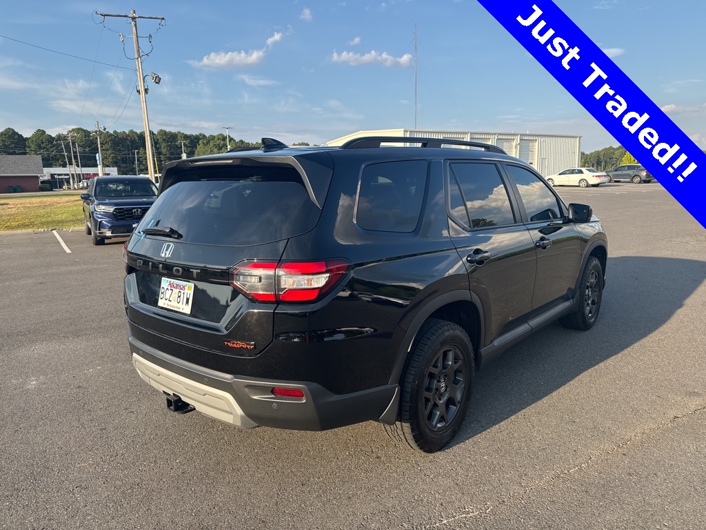 2025 Honda Pilot TrailSport photo 3