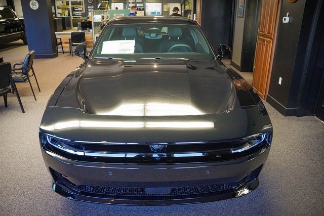 2025 Dodge Charger R/T photo 2