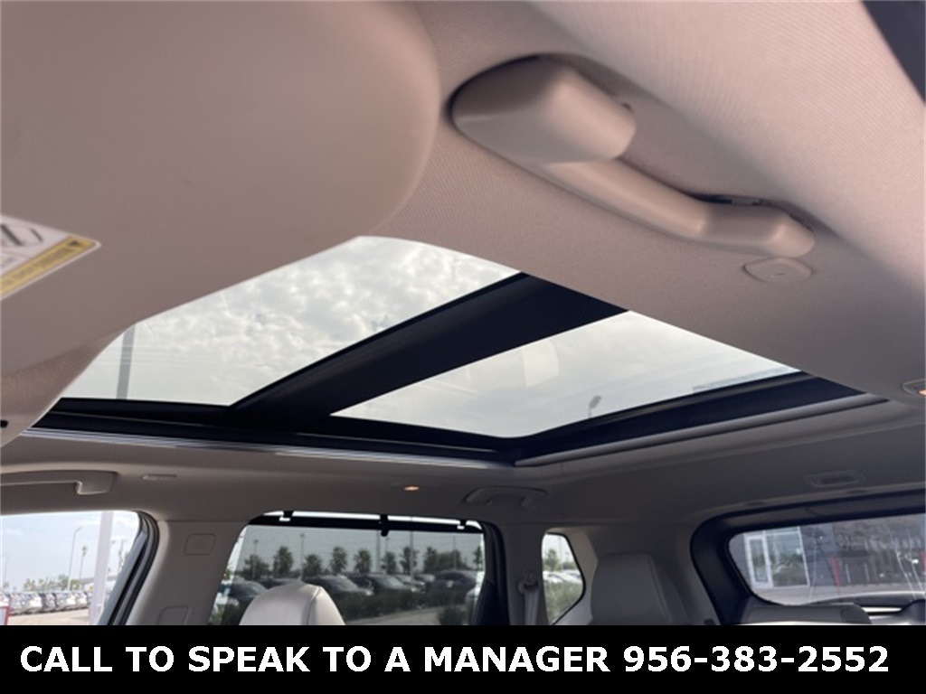 2023 Nissan Rogue SV photo 2