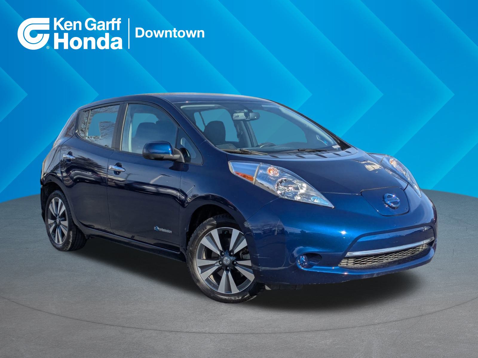 2016 Nissan LEAF SV's photo