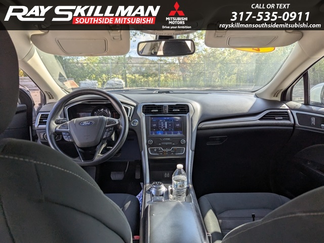 2020 Ford Fusion SE photo 16