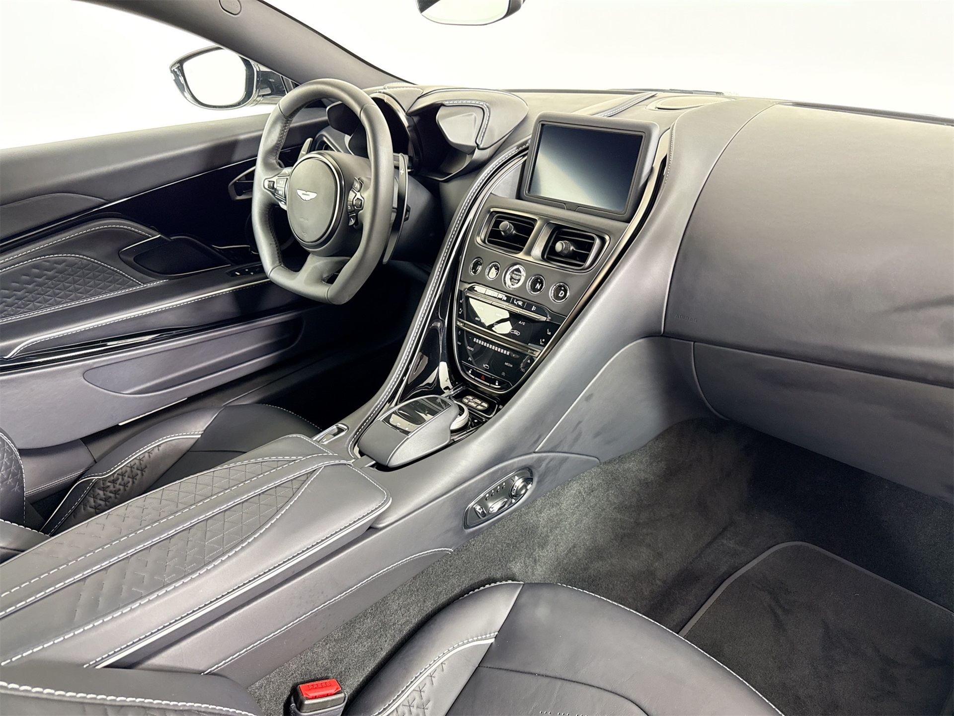 2023 Aston Martin DBS AM7 photo 24