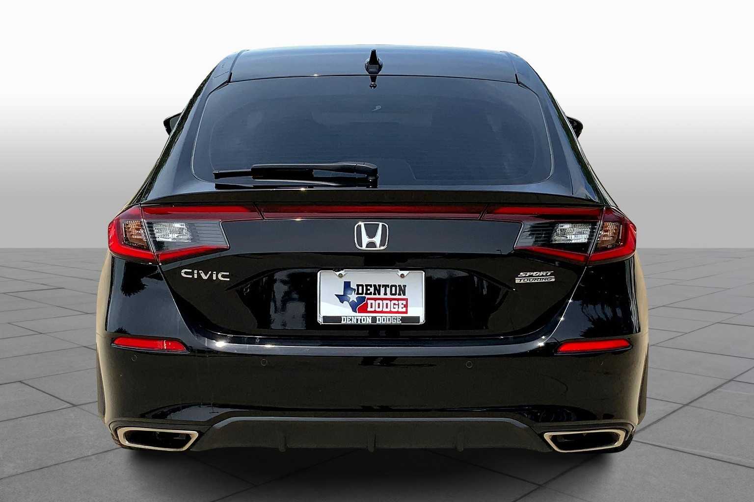 2022 Honda Civic Hatchback Sport Touring photo 4
