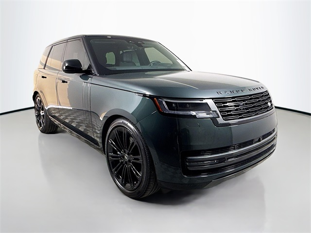 2025 Land Rover Range Rover SE photo 3