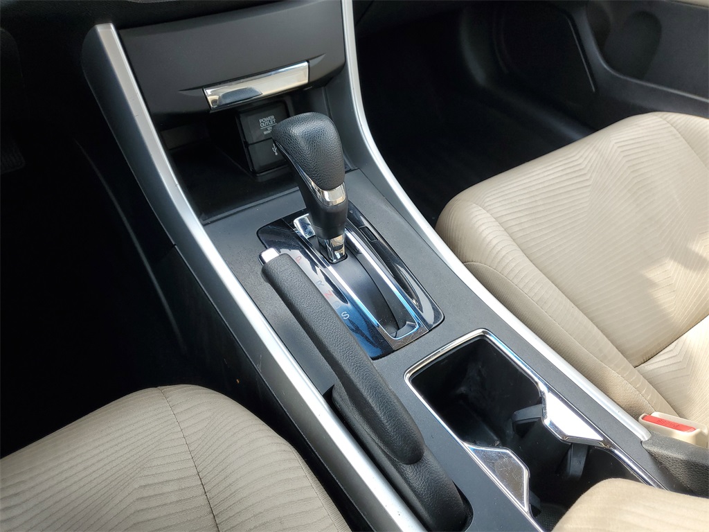 2014 Honda Accord photo 24