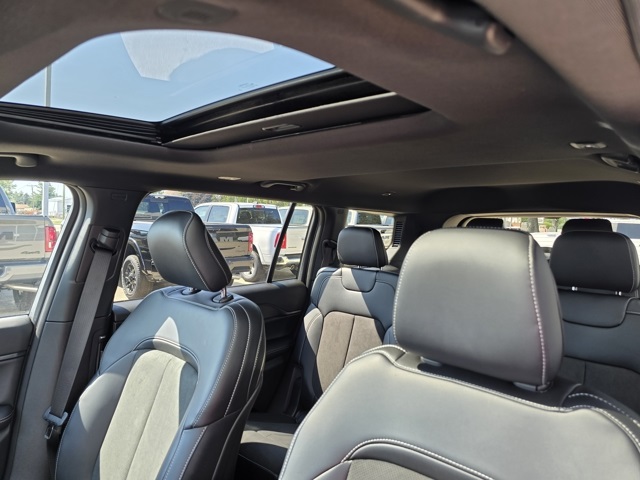 2025 Jeep Grand Cherokee Altitude photo 21