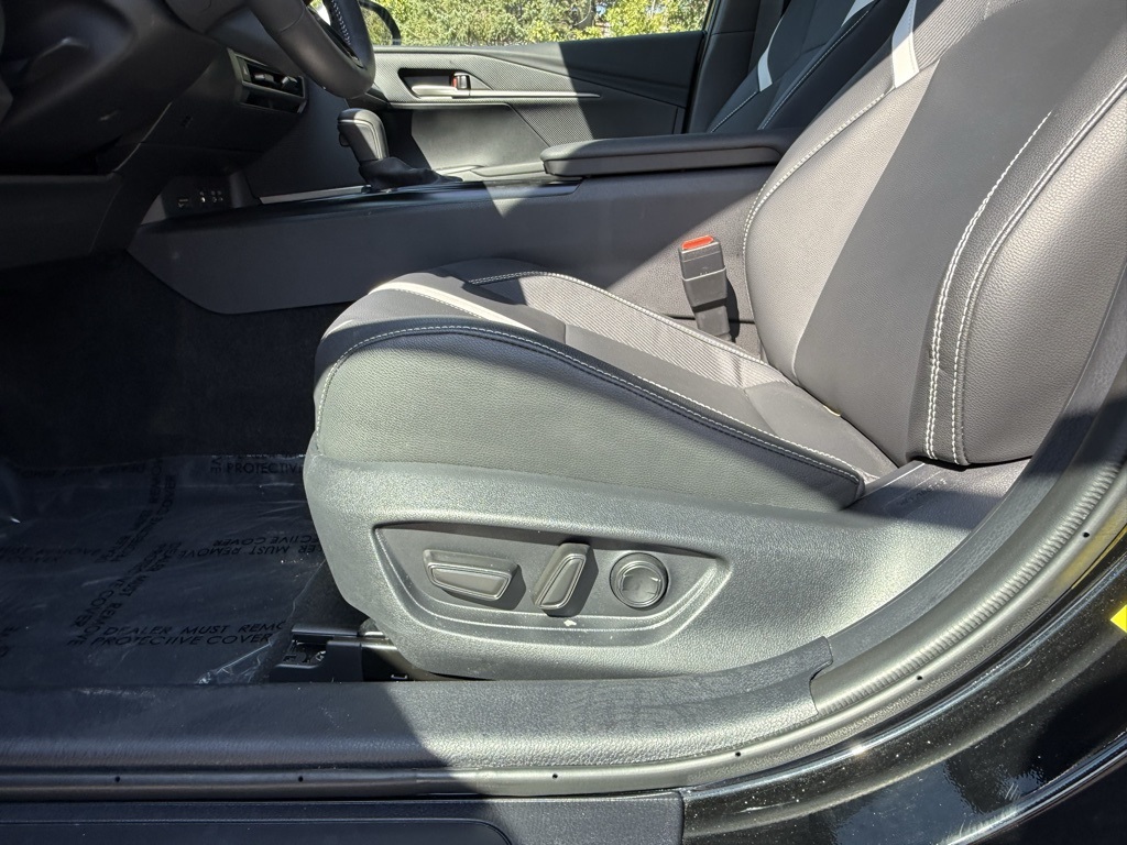 2025 Toyota Camry SE photo 19