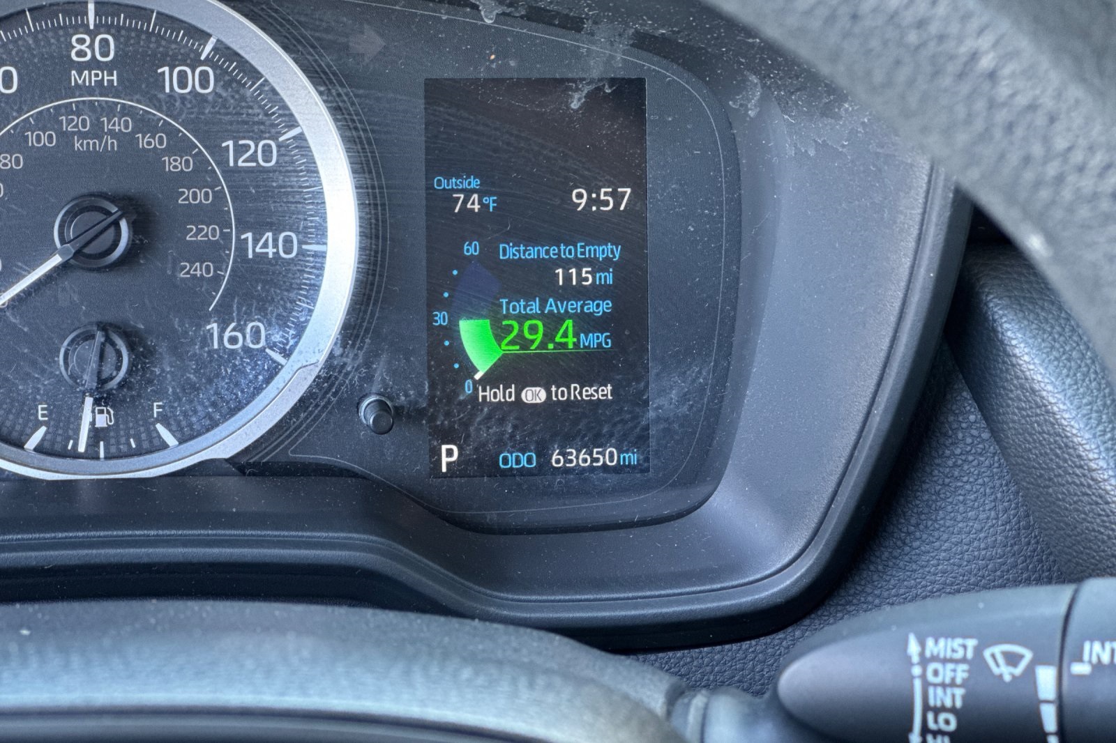 2022 Toyota Corolla LE photo 23